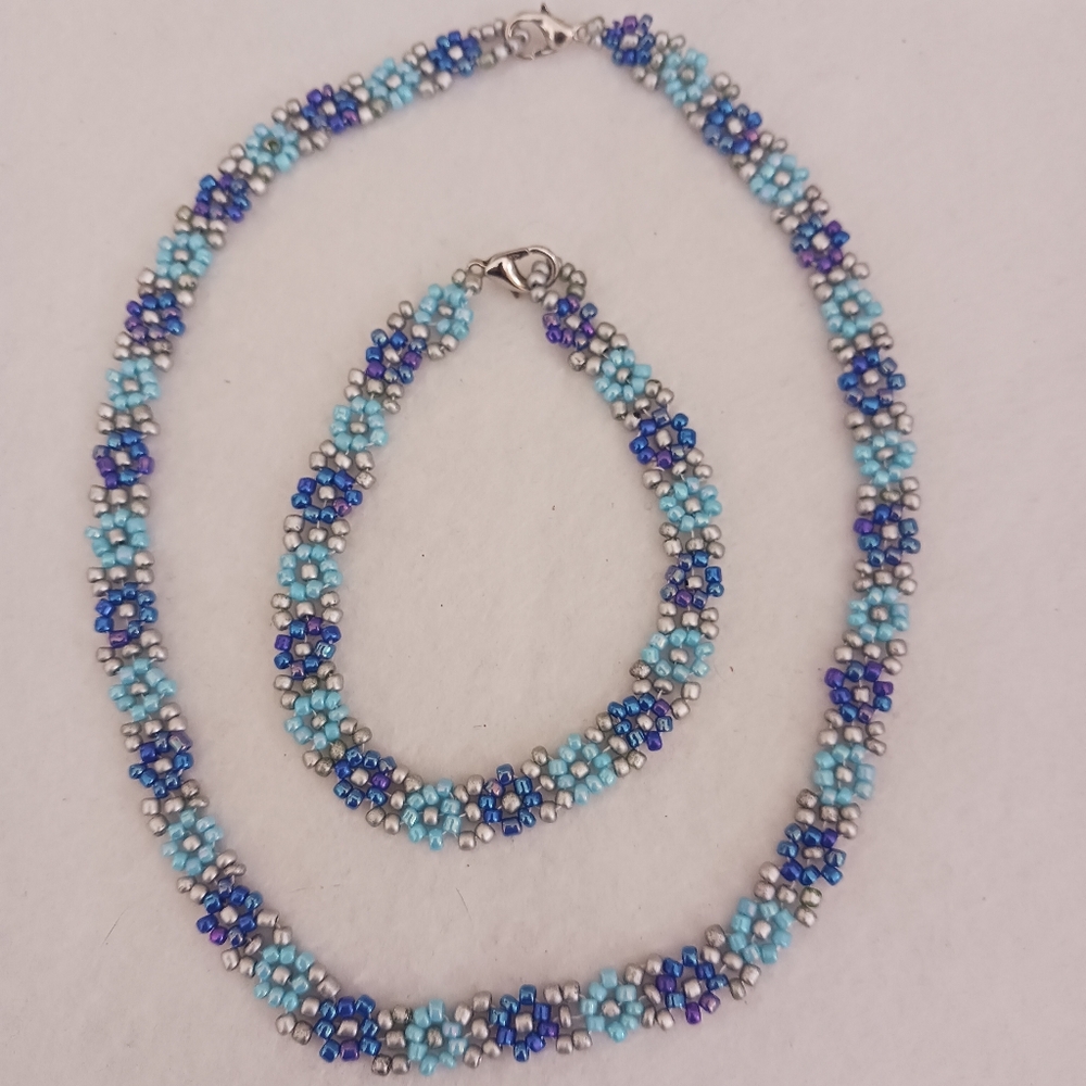 Elegant Blue and Silver Beaded Necklace and Bracelet Set